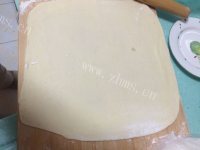 自制葱油饼做法图解2)