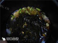 美味的海带炖鸡腿做法图解4)