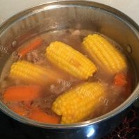 玉米排骨汤的做法图解六