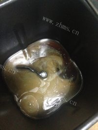 美味桂圆红枣面包做法图解2)
