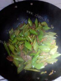 家常菜尖椒炒肉片
