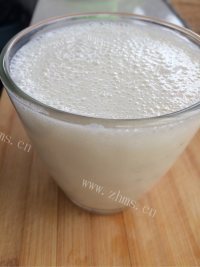 鲜美可口的香蕉牛奶做法图解4)