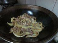 简单的圆葱炒牛肉
