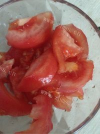 牛肉蔬菜年糕汤做法图解3)