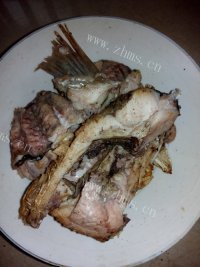 麻辣的辣椒煮蒸鱼做法图解1)