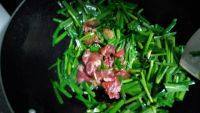 美味韭菜炒肉片做法图解4)