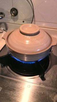 劲道的砂锅手抻面做法图解9)
