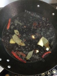 好吃的卤鸡爪做法图解4)