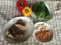 家常彩椒咸猪肉做法图解1)