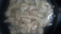 自制韭菜猪肉大馄饨做法图解9)
