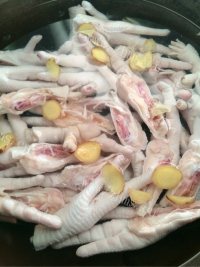 美味的虎皮凤爪做法图解2)