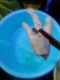 老爸做的酸椒泡凤爪做法图解6)