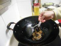 家常菜豆干炒腊肉做法图解7)