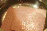 美味的鸡蛋火腿吐司做法图解2)