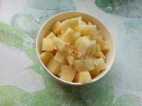 美味的咖喱鸡肉土豆做法图解4)