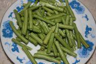 家常菜长豆角炒茄子做法图解2)