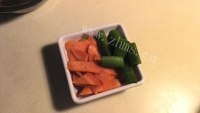 家常菜胡萝卜炒菜花做法图解4)