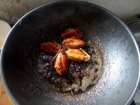 美味的苹果香菇炒鸡翅的做法图解八