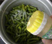 清脆的凉拌四季豆做法图解5)