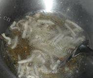 蒜苔炒肉丝做法图解4)