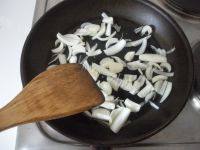 家常菜咖喱土豆牛肉做法图解4)