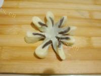 自制枣泥菊花酥做法图解20)
