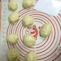自制毛毛虫面包做法图解4)