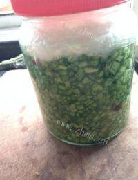 下饭的酸辣豆角做法图解5)