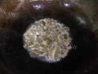 贡菜炒肉丝做法图解6)