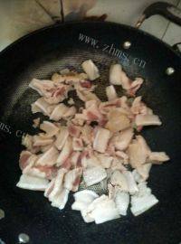 家常菜蒜苔炒肉做法图解1)