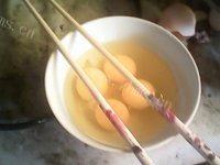 口感不错的辣椒炒鸡蛋做法图解1)