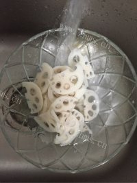 喷香的清炒藕片做法图解5)