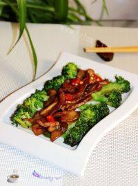 家常菜西兰花炒五花肉