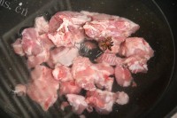 秘制野藕焖排骨做法图解2)