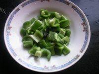 色味俱佳的酱土豆做法图解2)