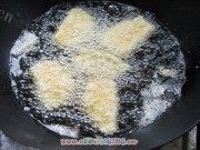美味的酥炸茄夹做法图解5)