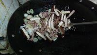 家常菜香干小炒肉做法图解5)