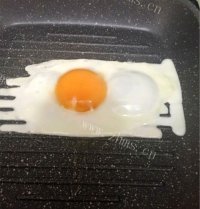 唇齿留香的煎蛋做法图解3)