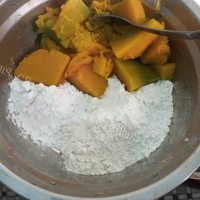 自制紫薯馅南瓜饼做法图解2)