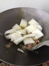 美味的咸肉冬瓜汤做法图解4)