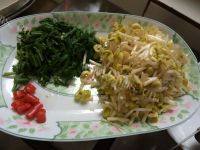 美味剁肉炒大豆芽做法图解1)