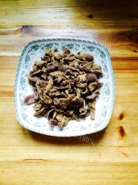 家常菜酸辣鸡杂做法图解5)