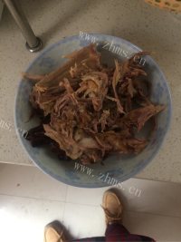 美味的鸭架汤做法图解5)