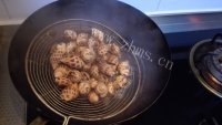美味的爆炒花螺做法图解3)
