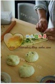 自制芝麻咸燒餅做法图解3)