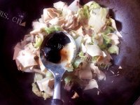 家常菜白菜炒干豆腐做法图解7)