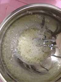 自制蔓越莓蛋糕卷做法图解4)