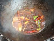 美味的红烧肉鹌鹑蛋做法图解7)