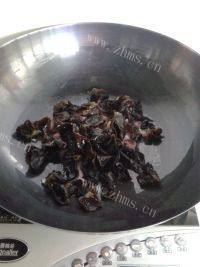 家常菜腐竹木耳炒肉做法图解7)