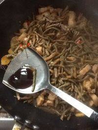 秀色可餐的干豆角烧肉做法图解15)